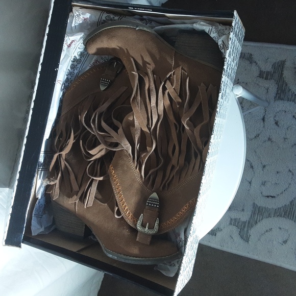 Very Volatile Hillside Fringed Western Boots Tan Leather NWT - Picture 4 of 4